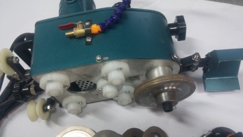 Портативный станок для обработки кромки стекла