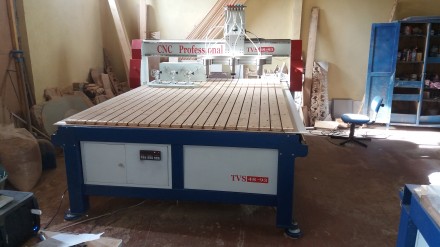 Станок фрезерный с ЧПУ  для резьбы 3Dпо дереву 48-93