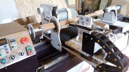 Токарно-фрезерный станок с ЧПУ  для резьбы 3Dпо дереву VVS 10-13
